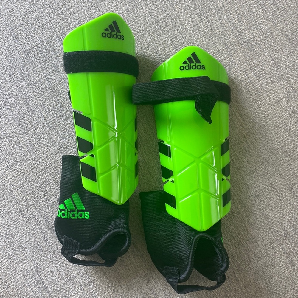 Adidas Boys Soccer Shin Guards Size L